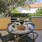 Spacious Lush Garden Private Access To - Sherene
