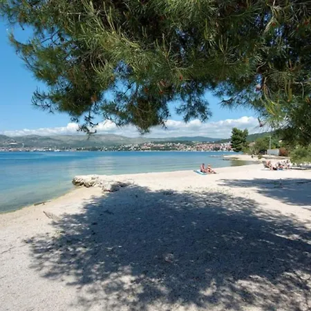 Holiday home Spacious Lush Garden Private Access To - Sherene *