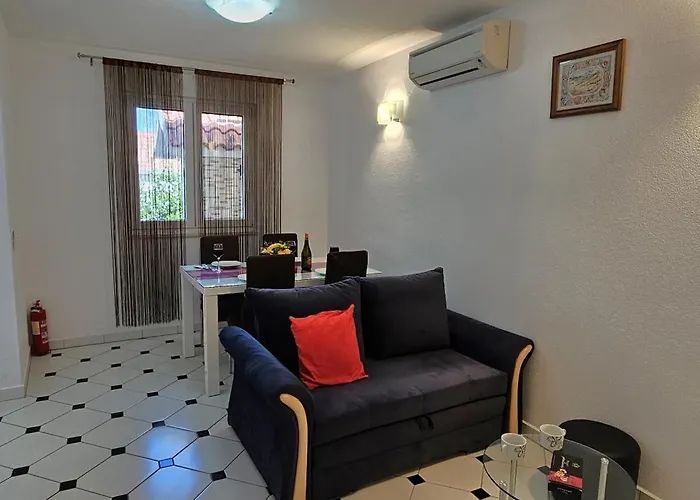 Spacious Lush Garden Private Access To - Sherene * Traù