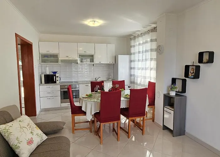 Spacious Lush Garden Private Access To - Sherene * Traù