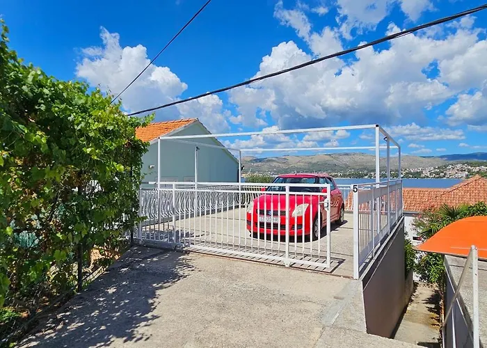 Spacious Lush Garden Private Access To - Sherene Traù