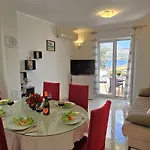 Σπίτι διακοπών Spacious Lush Garden Private Access To - Sherene