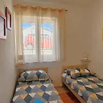 Spacious Lush Garden Private Access To - Sherene *