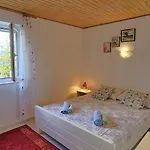 Σπίτι διακοπών Spacious Lush Garden Private Access To - Sherene