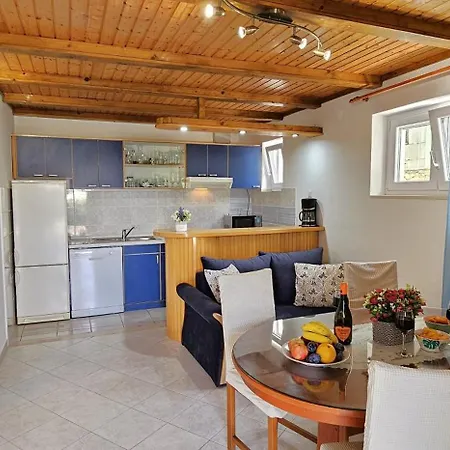 Hébergement de vacances Spacious Lush Garden Private Access To - Sherene Trogir