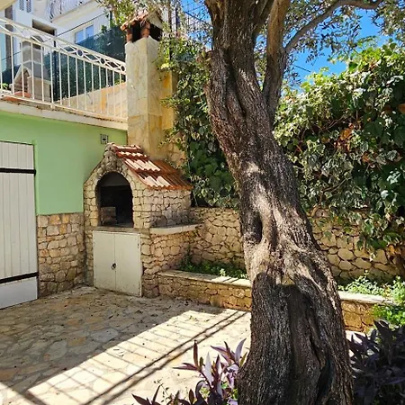 Spacious Lush Garden Private Access To - Sherene Hébergement de vacances *