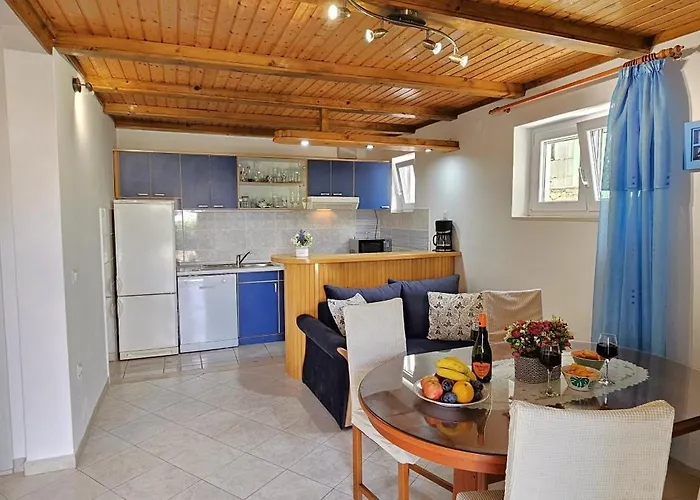 Hébergement de vacances Spacious Lush Garden Private Access To - Sherene Trogir