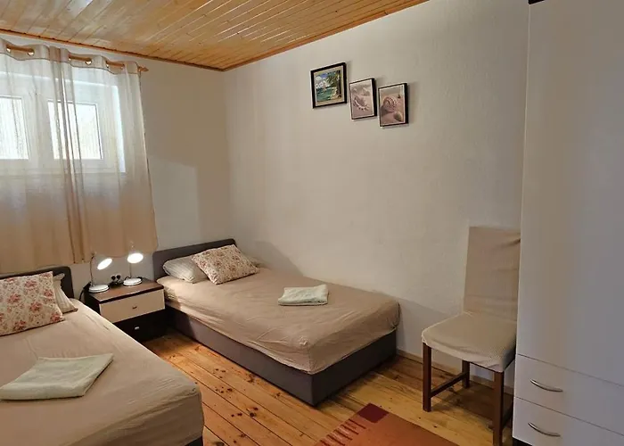 Spacious Lush Garden Private Access To - Sherene Hébergement de vacances
