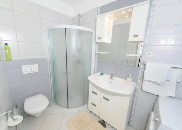 Hébergement de vacances Spacious Lush Garden Private Access To - Sherene Trogir