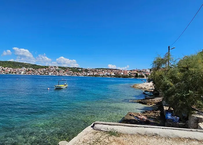 Spacious Lush Garden Private Access To - Sherene