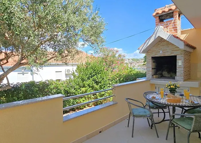 Spacious Lush Garden Private Access To - Sherene Hébergement de vacances
