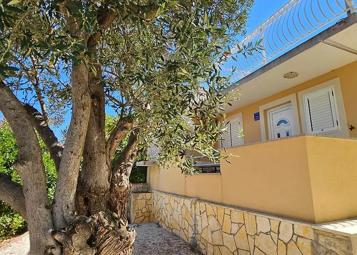 Hébergement de vacances Spacious Lush Garden Private Access To - Sherene Trogir